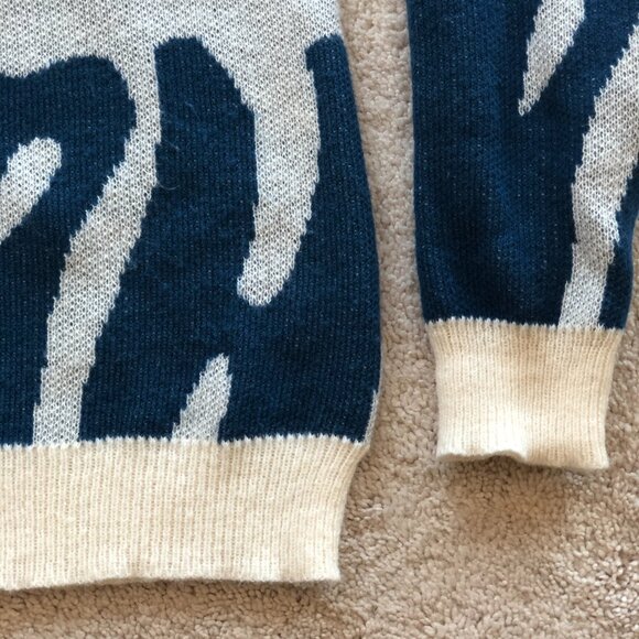 Soft Oversized Blue Long-Sleeve Sweater - Picture 3 of 12